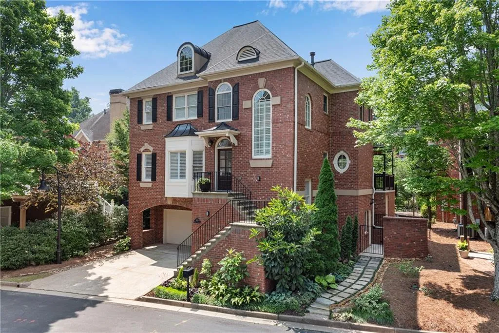 Atlanta, Georgia 30319, 4 Bedrooms Bedrooms, ,3 BathroomsBathrooms,Residential,For Sale,7591778