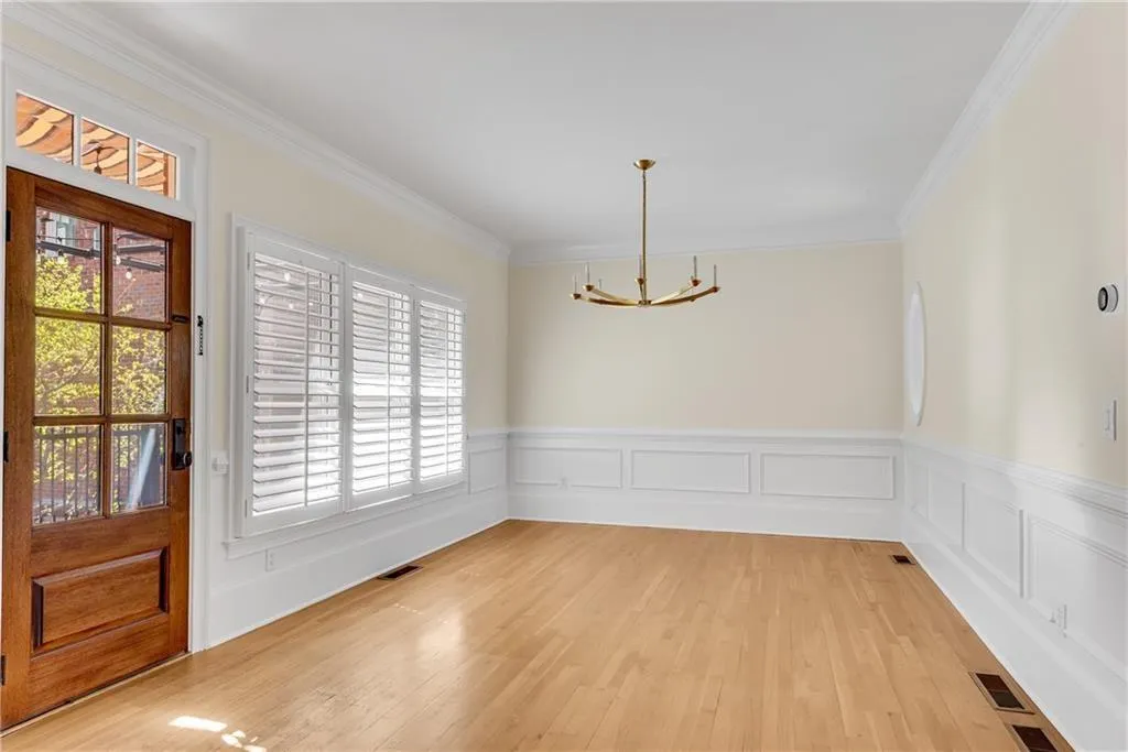 Atlanta, Georgia 30319, 4 Bedrooms Bedrooms, ,3 BathroomsBathrooms,Residential,For Sale,7591778