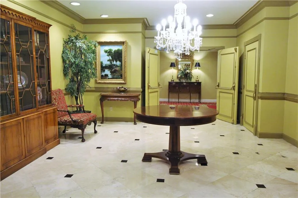 3071 Lenox Road Ne Unit 15, Atlanta, Georgia 30324, 2 Bedrooms Bedrooms, ,2 BathroomsBathrooms,Residential,Sold,3071 Lenox Road Ne Unit 15,5950532