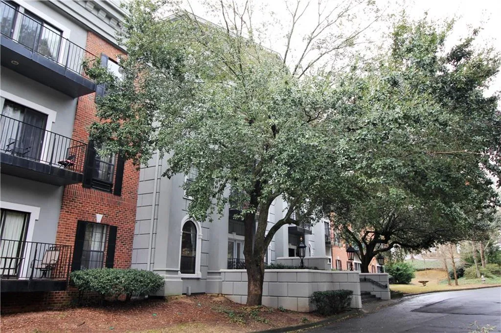 3071 Lenox Road Ne Unit 15, Atlanta, Georgia 30324, 2 Bedrooms Bedrooms, ,2 BathroomsBathrooms,Residential,Sold,3071 Lenox Road Ne Unit 15,5950532