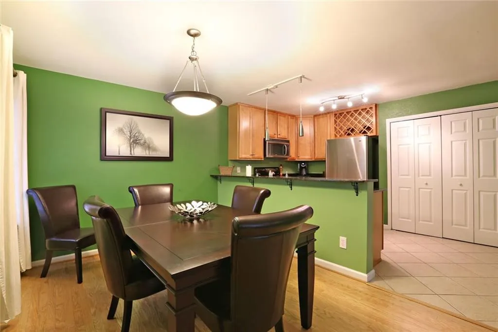 1445 Monroe Drive Ne Unit C18, Atlanta, Georgia 30324, 2 Bedrooms Bedrooms, ,2 BathroomsBathrooms,Residential,Sold,1445 Monroe Drive Ne Unit C18,5648008