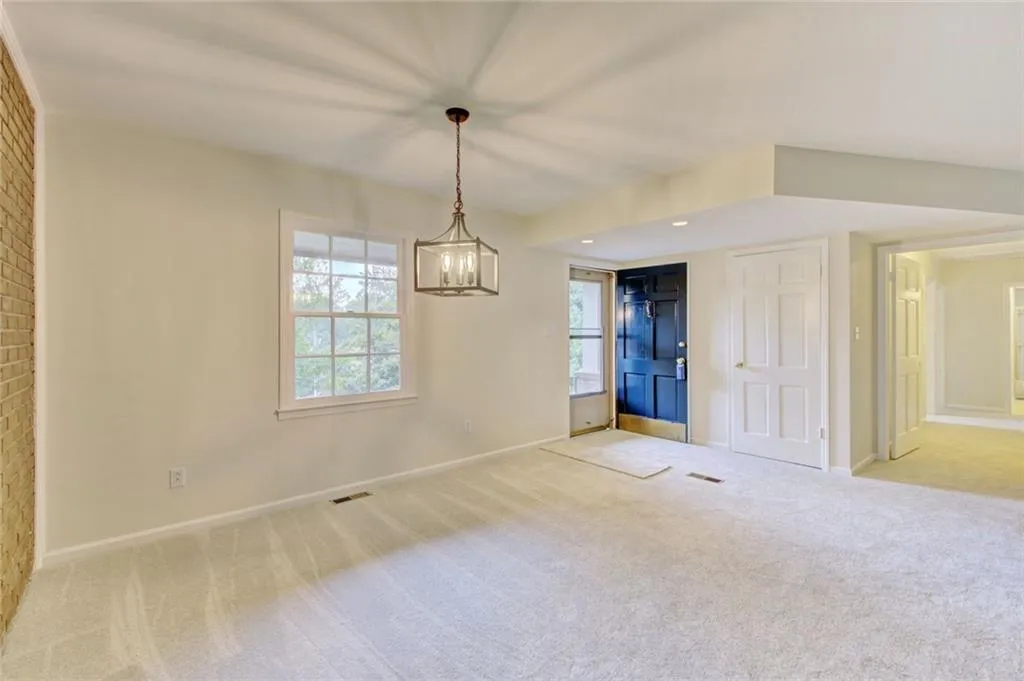 240 Abington Drive, Atlanta, Georgia 30328, 3 Bedrooms Bedrooms, ,2 BathroomsBathrooms,Residential,Sold,240 Abington Drive,7397627