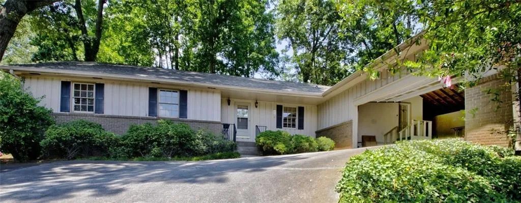 240 Abington Drive, Atlanta, Georgia 30328, 3 Bedrooms Bedrooms, ,2 BathroomsBathrooms,Residential,Sold,240 Abington Drive,7397627