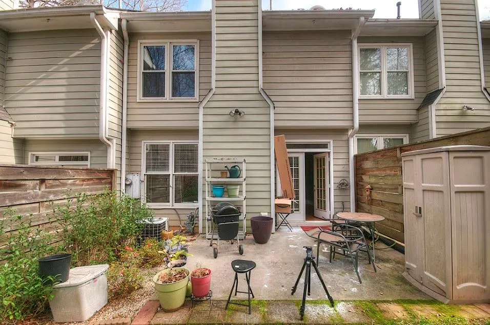 7950 Colquitt Road Unit B3, Sandy Springs, Georgia 30350, 2 Bedrooms Bedrooms, ,2 BathroomsBathrooms,Residential,Sold,7950 Colquitt Road Unit B3,5627546