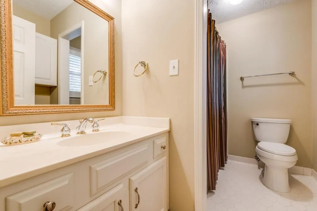 7904 Briar Villa Place, Sandy Springs, Georgia 30350, 3 Bedrooms Bedrooms, ,2 BathroomsBathrooms,Residential,Sold,7904 Briar Villa Place,5935031