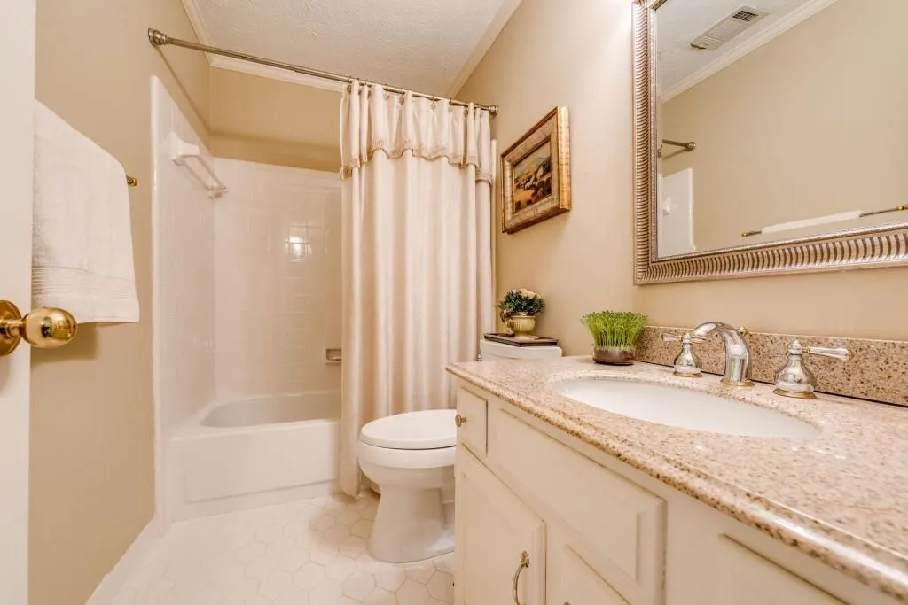 7904 Briar Villa Place, Sandy Springs, Georgia 30350, 3 Bedrooms Bedrooms, ,2 BathroomsBathrooms,Residential,Sold,7904 Briar Villa Place,5935031