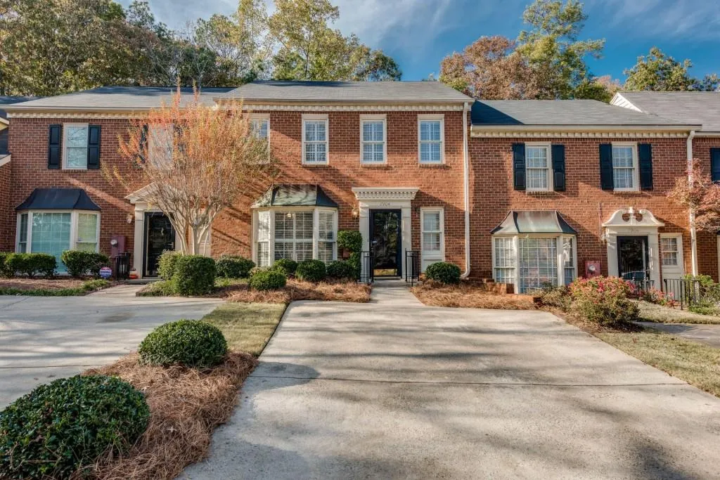 7904 Briar Villa Place, Sandy Springs, Georgia 30350, 3 Bedrooms Bedrooms, ,2 BathroomsBathrooms,Residential,Sold,7904 Briar Villa Place,5935031