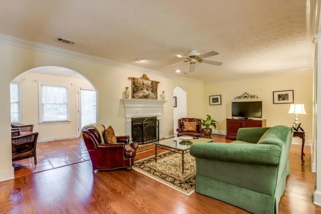 7904 Briar Villa Place, Sandy Springs, Georgia 30350, 3 Bedrooms Bedrooms, ,2 BathroomsBathrooms,Residential,Sold,7904 Briar Villa Place,5935031