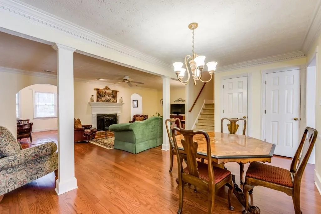 7904 Briar Villa Place, Sandy Springs, Georgia 30350, 3 Bedrooms Bedrooms, ,2 BathroomsBathrooms,Residential,Sold,7904 Briar Villa Place,5935031