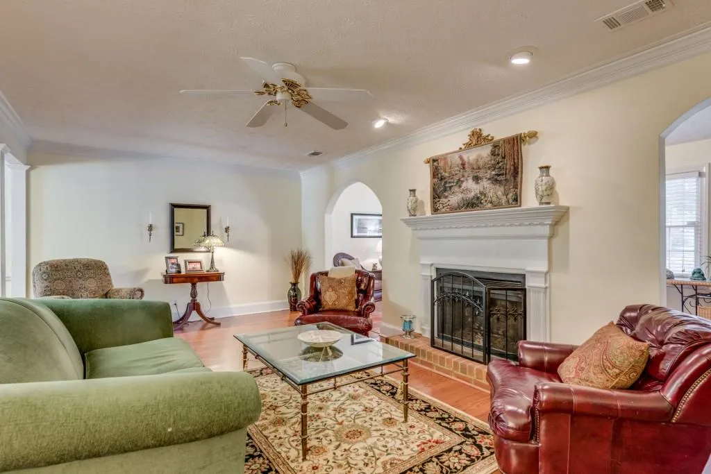 7904 Briar Villa Place, Sandy Springs, Georgia 30350, 3 Bedrooms Bedrooms, ,2 BathroomsBathrooms,Residential,Sold,7904 Briar Villa Place,5935031