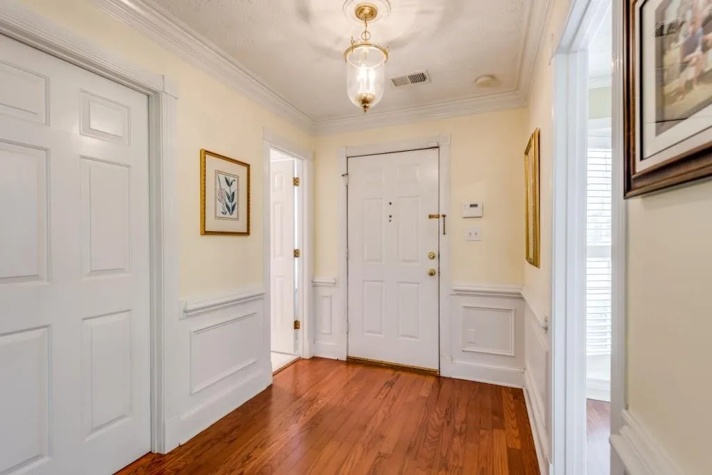 7904 Briar Villa Place, Sandy Springs, Georgia 30350, 3 Bedrooms Bedrooms, ,2 BathroomsBathrooms,Residential,Sold,7904 Briar Villa Place,5935031