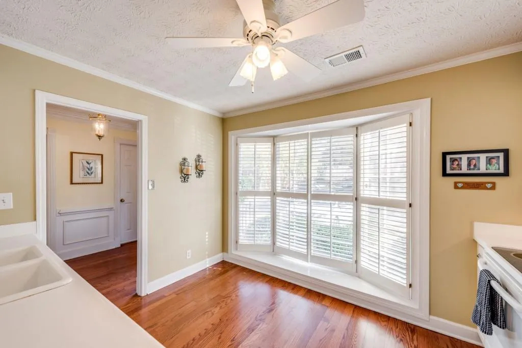 7904 Briar Villa Place, Sandy Springs, Georgia 30350, 3 Bedrooms Bedrooms, ,2 BathroomsBathrooms,Residential,Sold,7904 Briar Villa Place,5935031