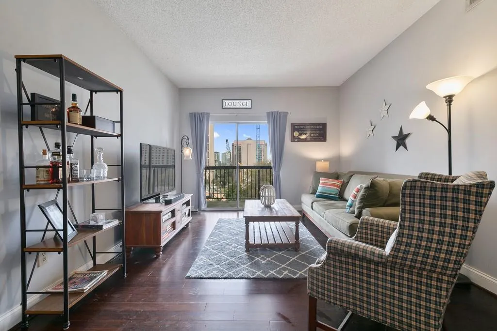 1074 Peachtree Walk Ne Unit B508, Atlanta, Georgia 30309, 2 Bedrooms Bedrooms, ,2 BathroomsBathrooms,Residential,Sold,1074 Peachtree Walk Ne Unit B508,6540034