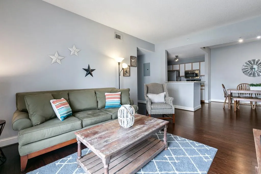 1074 Peachtree Walk Ne Unit B508, Atlanta, Georgia 30309, 2 Bedrooms Bedrooms, ,2 BathroomsBathrooms,Residential,Sold,1074 Peachtree Walk Ne Unit B508,6540034