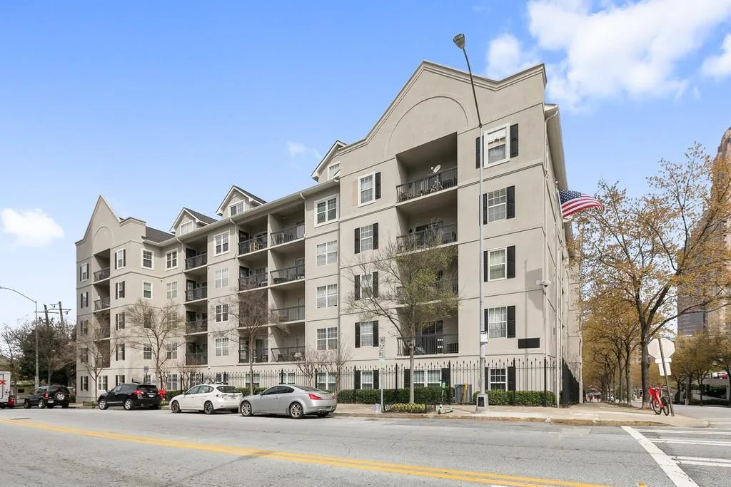 1074 Peachtree Walk Ne Unit B508, Atlanta, Georgia 30309, 2 Bedrooms Bedrooms, ,2 BathroomsBathrooms,Residential,Sold,1074 Peachtree Walk Ne Unit B508,6540034