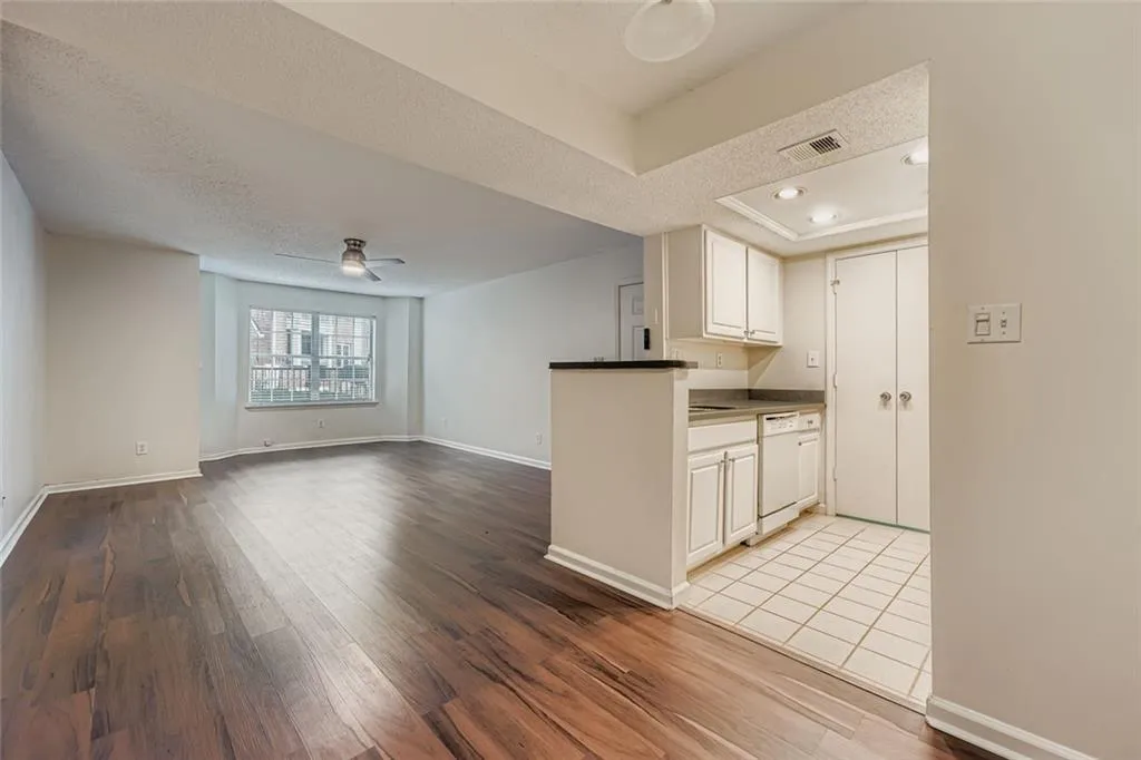 4100 Chastain Park Court Ne, Atlanta, Georgia 30342, 1 Bedroom Bedrooms, ,1 BathroomBathrooms,Residential,For Sale,4100 Chastain Park Court Ne,7651283