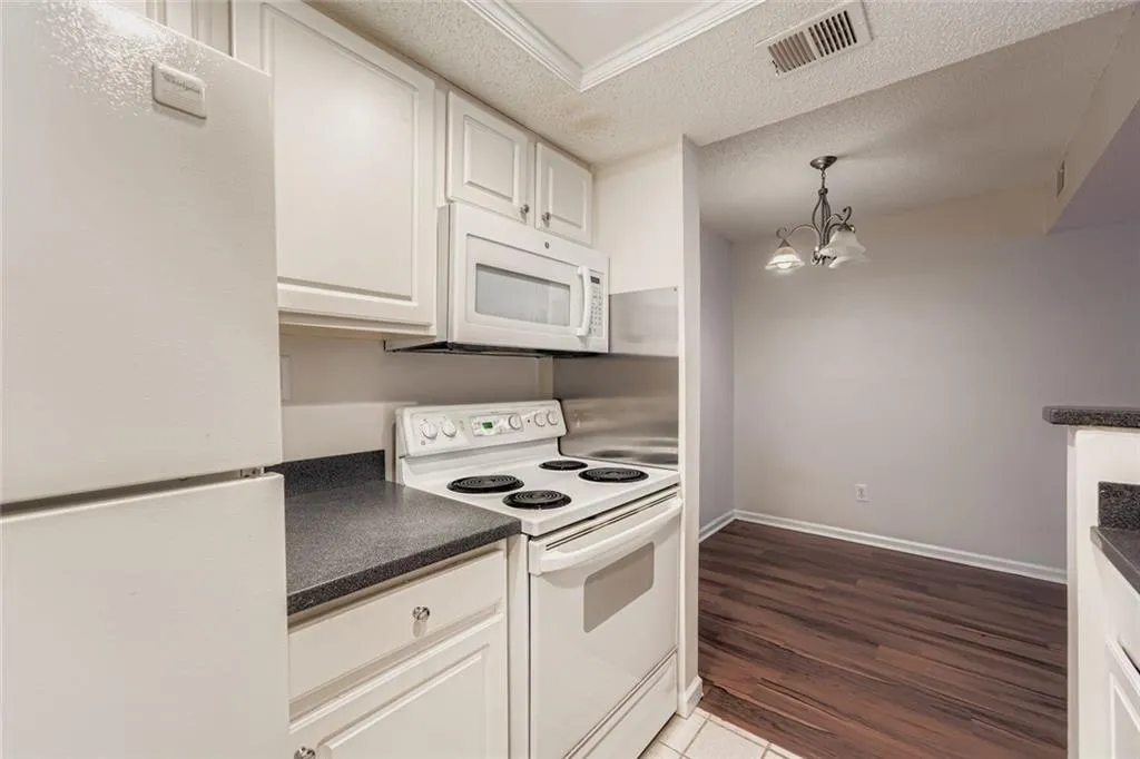 4100 Chastain Park Court Ne, Atlanta, Georgia 30342, 1 Bedroom Bedrooms, ,1 BathroomBathrooms,Residential,For Sale,4100 Chastain Park Court Ne,7651283