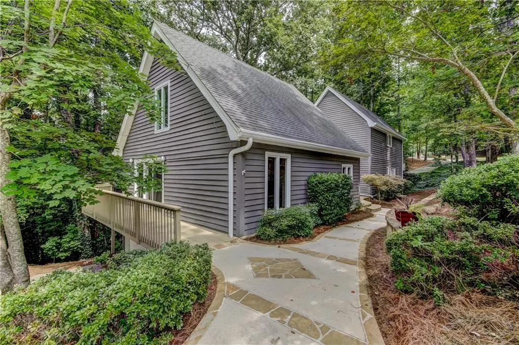 335 River Knoll Drive, Atlanta, Georgia 30328, 5 Bedrooms Bedrooms, ,3 BathroomsBathrooms,Residential,Sold,335 River Knoll Drive,5898934