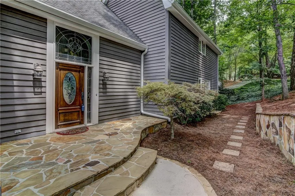 335 River Knoll Drive, Atlanta, Georgia 30328, 5 Bedrooms Bedrooms, ,3 BathroomsBathrooms,Residential,Sold,335 River Knoll Drive,5898934