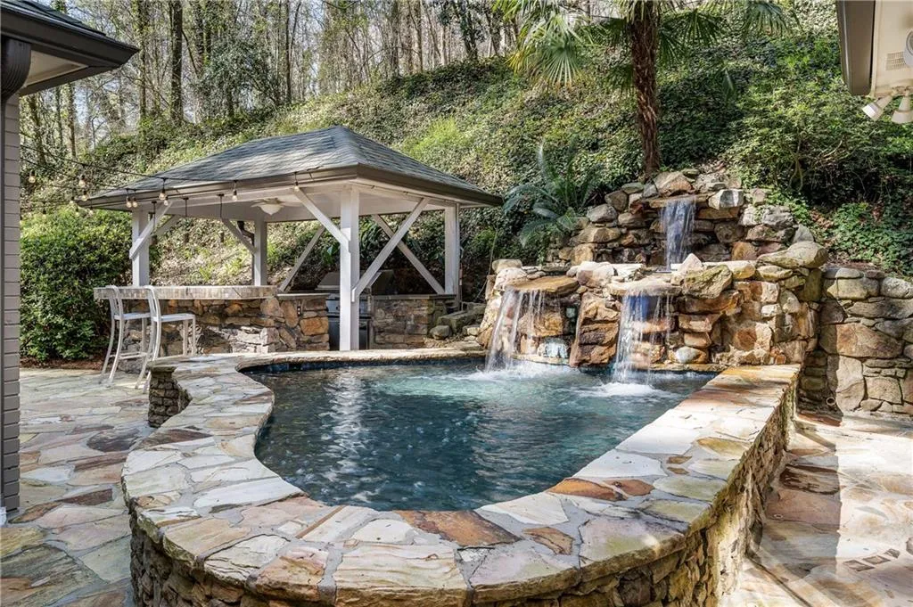 4944 Carol Lane, Atlanta, Georgia 30327, 4 Bedrooms Bedrooms, ,3 BathroomsBathrooms,Residential,Sold,4944 Carol Lane,6851583