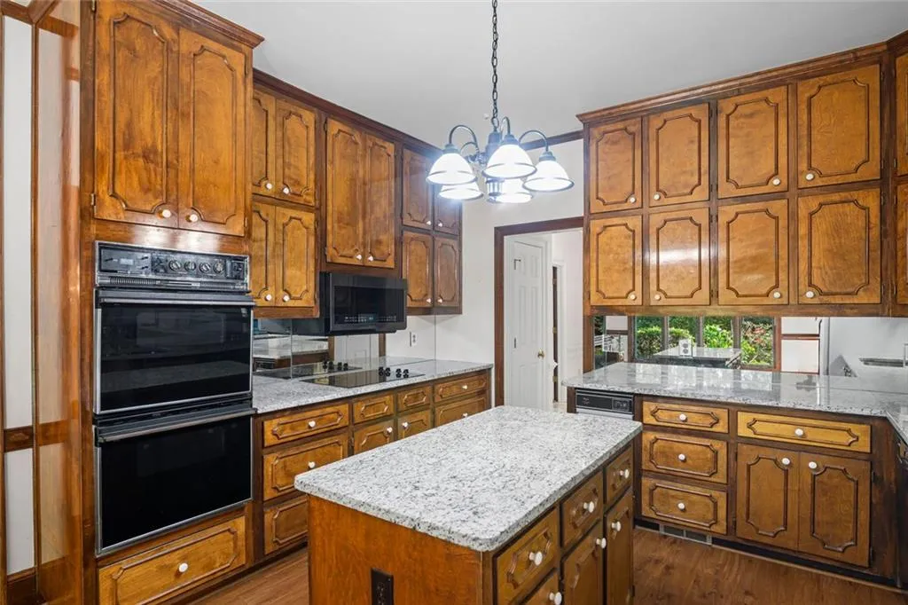 1440 Northwold Drive, Atlanta, Georgia 30350, 6 Bedrooms Bedrooms, ,4 BathroomsBathrooms,Residential,Sold,1440 Northwold Drive,7570272