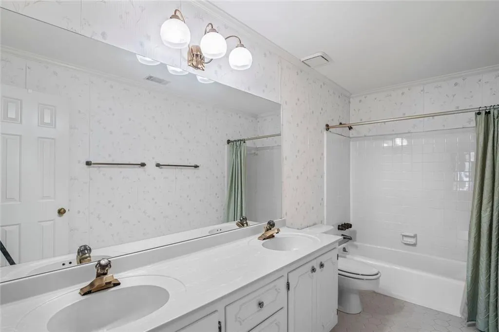 1440 Northwold Drive, Atlanta, Georgia 30350, 6 Bedrooms Bedrooms, ,4 BathroomsBathrooms,Residential,Sold,1440 Northwold Drive,7570272