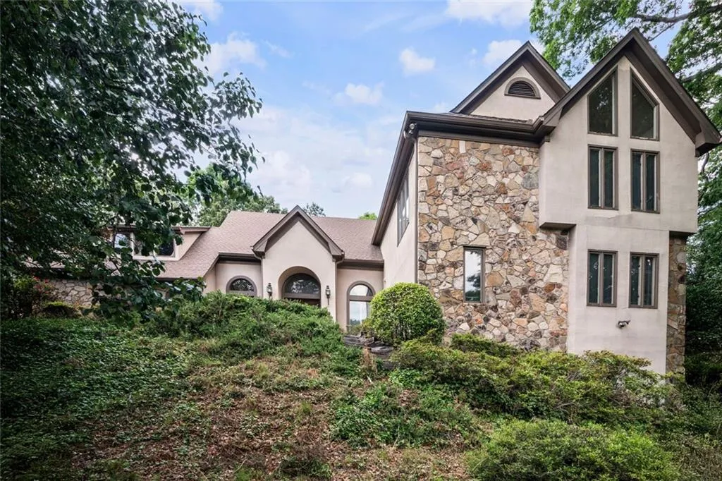 1440 Northwold Drive, Atlanta, Georgia 30350, 6 Bedrooms Bedrooms, ,4 BathroomsBathrooms,Residential,Sold,1440 Northwold Drive,7570272