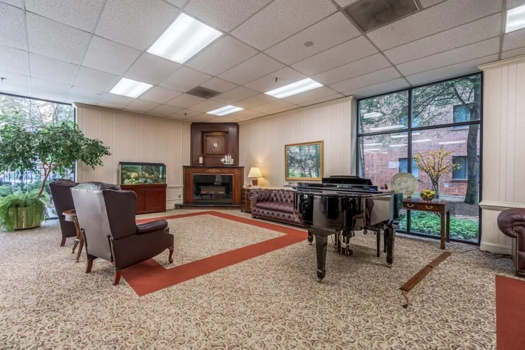 300 Johnson Ferry Road Ne Unit B113, Atlanta, Georgia 30328, 2 Bedrooms Bedrooms, ,2 BathroomsBathrooms,Residential,Sold,300 Johnson Ferry Road Ne Unit B113,5883543
