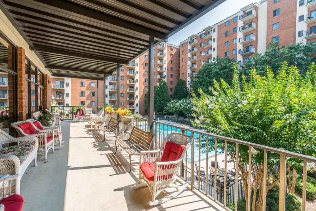 300 Johnson Ferry Road Ne Unit B113, Atlanta, Georgia 30328, 2 Bedrooms Bedrooms, ,2 BathroomsBathrooms,Residential,Sold,300 Johnson Ferry Road Ne Unit B113,5883543