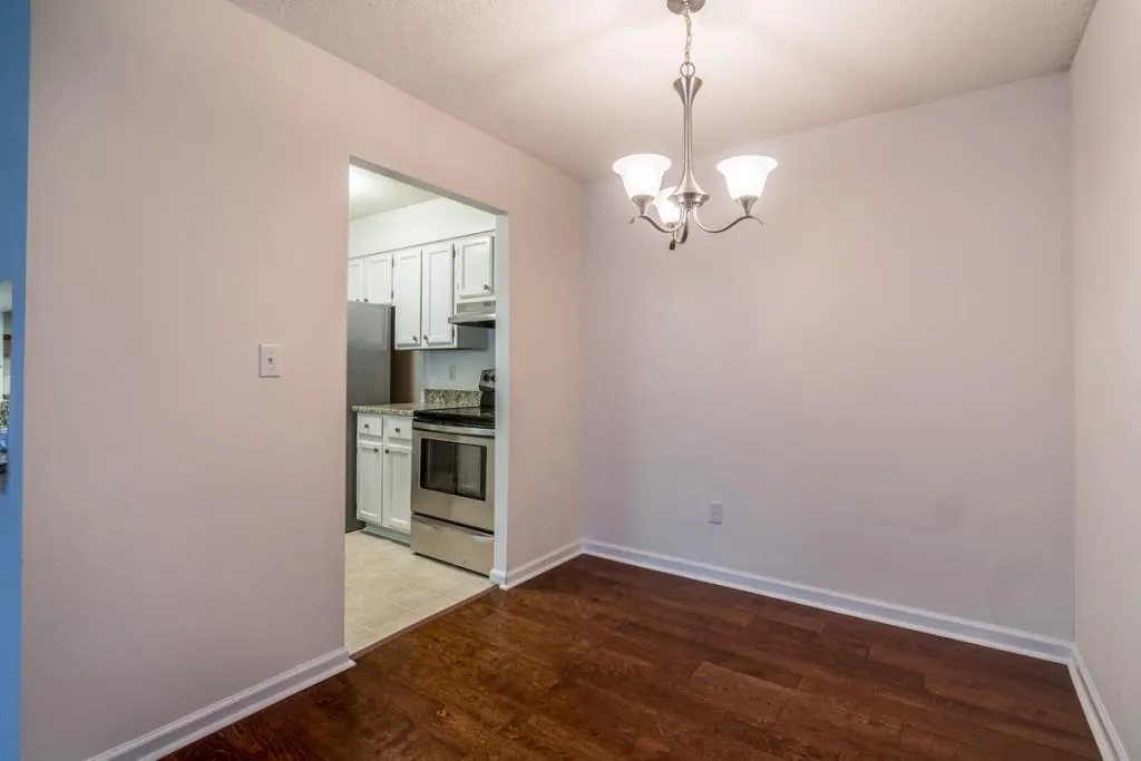 300 Johnson Ferry Road Ne Unit B113, Atlanta, Georgia 30328, 2 Bedrooms Bedrooms, ,2 BathroomsBathrooms,Residential,Sold,300 Johnson Ferry Road Ne Unit B113,5883543