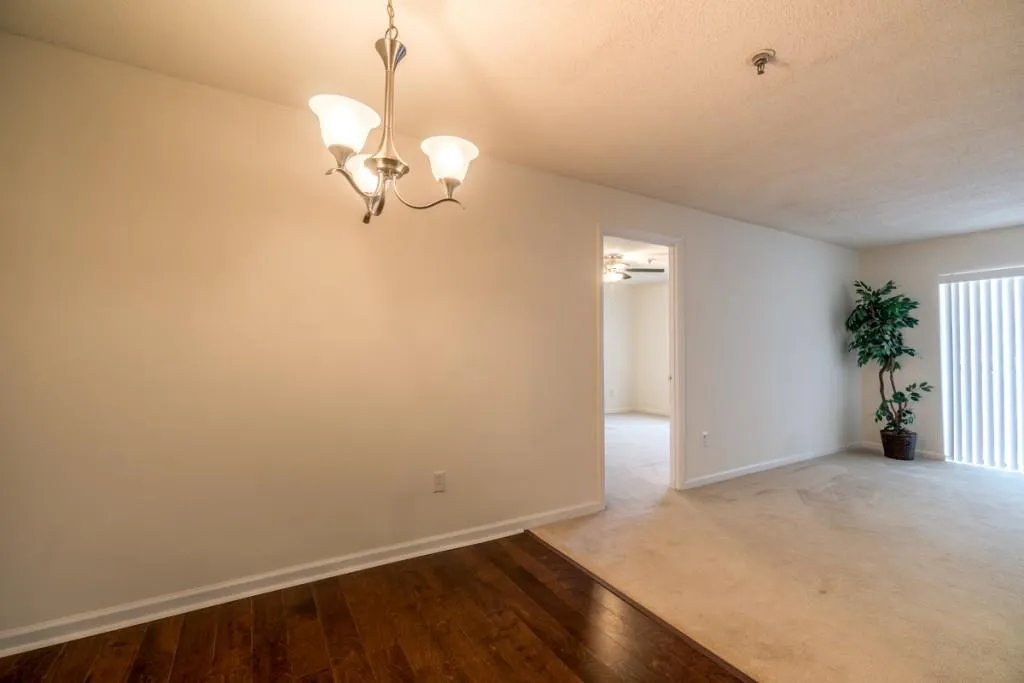 300 Johnson Ferry Road Ne Unit B113, Atlanta, Georgia 30328, 2 Bedrooms Bedrooms, ,2 BathroomsBathrooms,Residential,Sold,300 Johnson Ferry Road Ne Unit B113,5883543