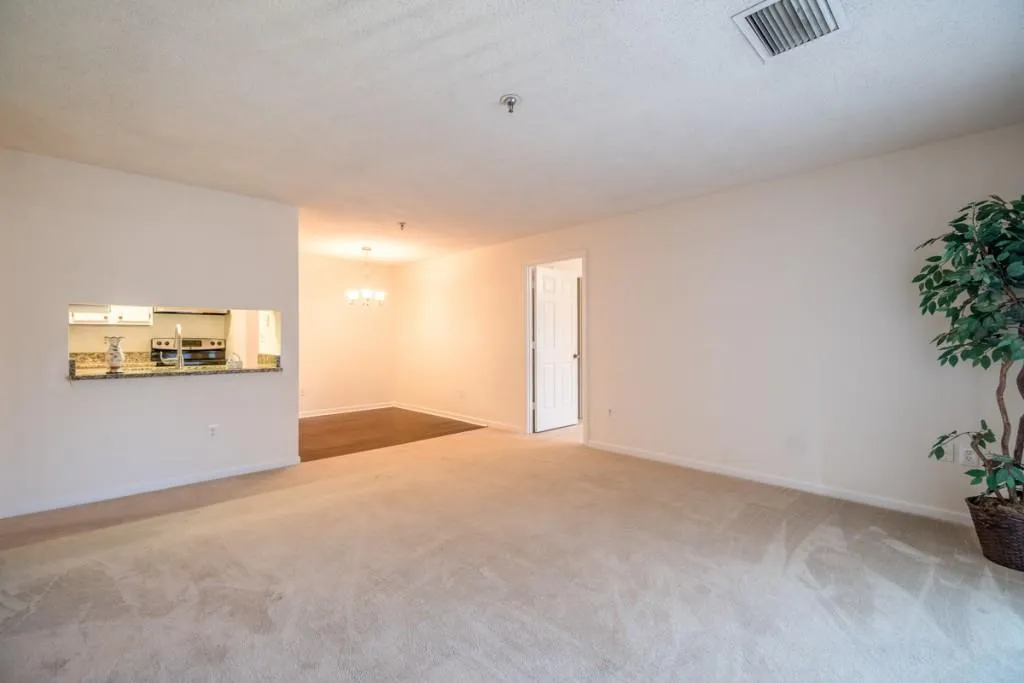 300 Johnson Ferry Road Ne Unit B113, Atlanta, Georgia 30328, 2 Bedrooms Bedrooms, ,2 BathroomsBathrooms,Residential,Sold,300 Johnson Ferry Road Ne Unit B113,5883543