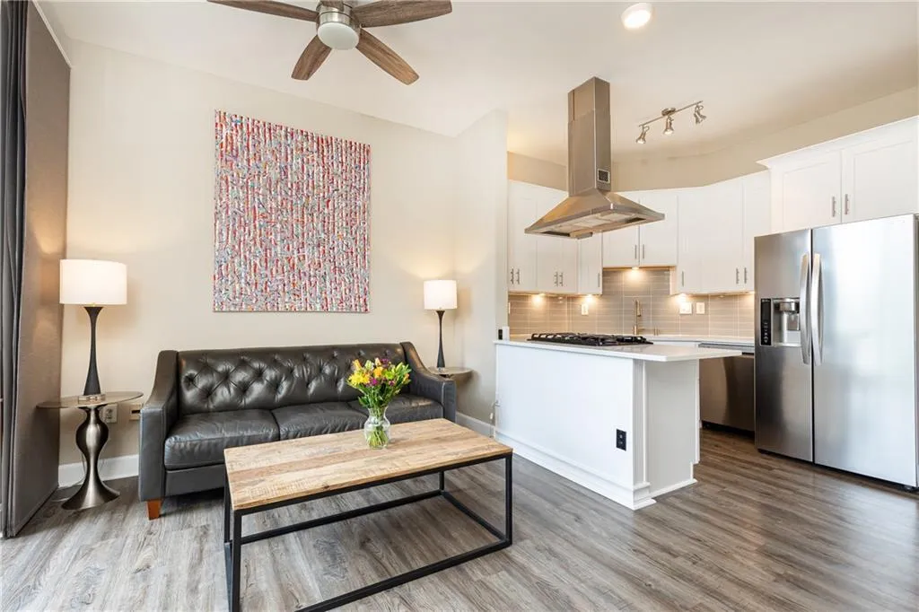 2626 Peachtree Road Nw Unit 706, Atlanta, Georgia 30305, 1 Bedroom Bedrooms, ,1 BathroomBathrooms,Residential,For Sale,2626 Peachtree Road Nw Unit 706,7658390