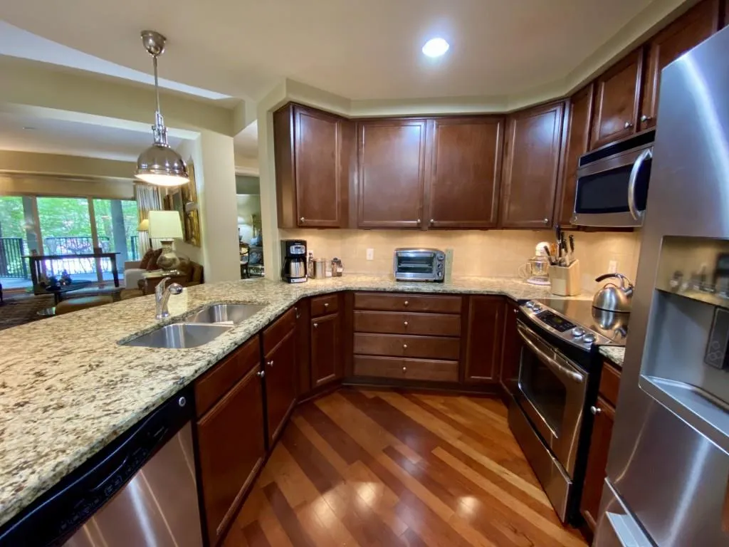 200 River Vista Drive Unit 311, Atlanta, Georgia 30339, 2 Bedrooms Bedrooms, ,2 BathroomsBathrooms,Residential,Sold,200 River Vista Drive Unit 311,6929177