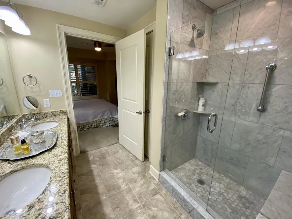 200 River Vista Drive Unit 311, Atlanta, Georgia 30339, 2 Bedrooms Bedrooms, ,2 BathroomsBathrooms,Residential,Sold,200 River Vista Drive Unit 311,6929177