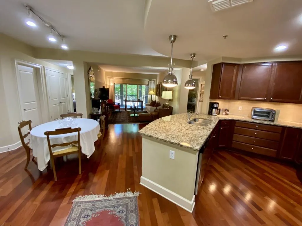 200 River Vista Drive Unit 311, Atlanta, Georgia 30339, 2 Bedrooms Bedrooms, ,2 BathroomsBathrooms,Residential,Sold,200 River Vista Drive Unit 311,6929177