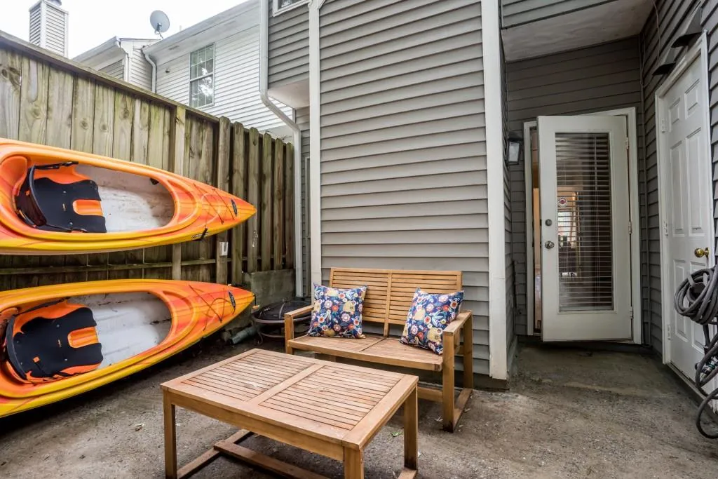 906 Wedgewood Way, Sandy Springs, Georgia 30350, 2 Bedrooms Bedrooms, ,2 BathroomsBathrooms,Residential,Sold,906 Wedgewood Way,7076295