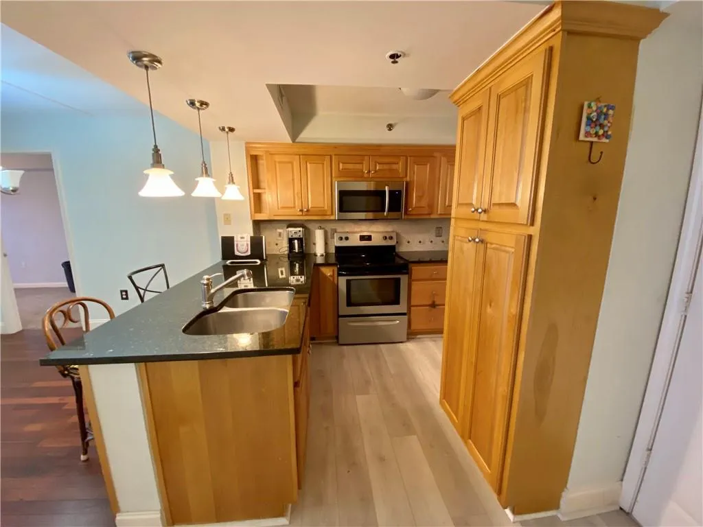 795 Hammond Drive Unit 413, Atlanta, Georgia 30328, 2 Bedrooms Bedrooms, ,2 BathroomsBathrooms,Residential,Sold,795 Hammond Drive Unit 413,6987417