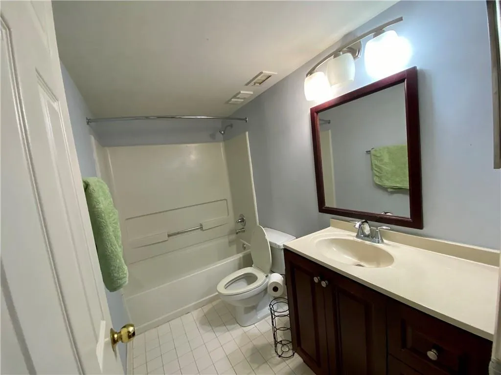 795 Hammond Drive Unit 413, Atlanta, Georgia 30328, 2 Bedrooms Bedrooms, ,2 BathroomsBathrooms,Residential,Sold,795 Hammond Drive Unit 413,6987417