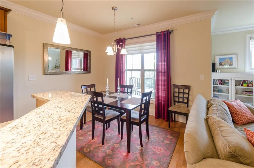 242 Le Gran Bend Unit 242, Sandy Springs, Georgia 30328, 3 Bedrooms Bedrooms, ,2 BathroomsBathrooms,Residential,Sold,242 Le Gran Bend Unit 242,5709020