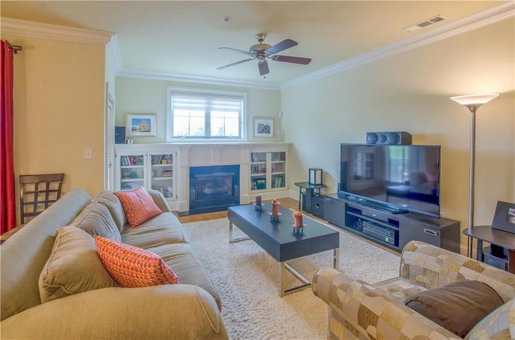 242 Le Gran Bend Unit 242, Sandy Springs, Georgia 30328, 3 Bedrooms Bedrooms, ,2 BathroomsBathrooms,Residential,Sold,242 Le Gran Bend Unit 242,5709020