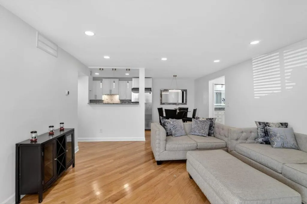 1510 Wingate Way, Sandy Springs, Georgia 30350, 2 Bedrooms Bedrooms, ,2 BathroomsBathrooms,Residential,For Sale,1510 Wingate Way,7711992