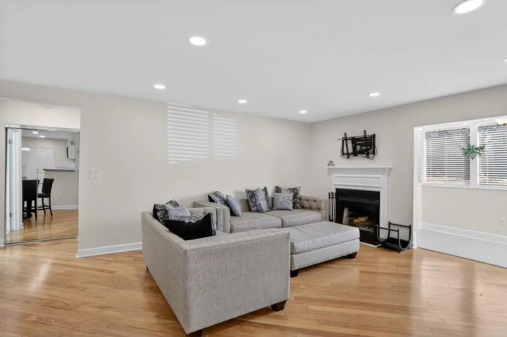 1510 Wingate Way, Sandy Springs, Georgia 30350, 2 Bedrooms Bedrooms, ,2 BathroomsBathrooms,Residential,For Sale,1510 Wingate Way,7711992