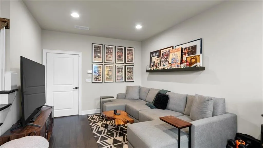 4305 Parkside Place, Atlanta, Georgia 30342, 2 Bedrooms Bedrooms, ,2 BathroomsBathrooms,Residential,Sold,4305 Parkside Place,7378364