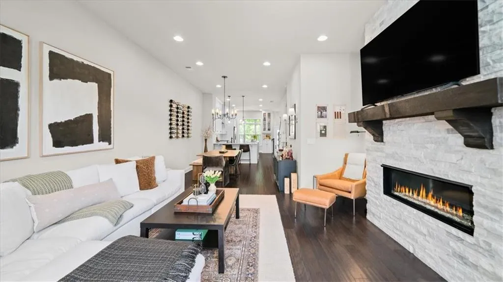 4305 Parkside Place, Atlanta, Georgia 30342, 2 Bedrooms Bedrooms, ,2 BathroomsBathrooms,Residential,Sold,4305 Parkside Place,7378364