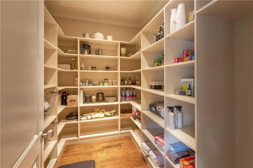 4641 Dudley Lane, Sandy Springs, Georgia 30327, 5 Bedrooms Bedrooms, ,4 BathroomsBathrooms,Residential,Sold,4641 Dudley Lane,7106830