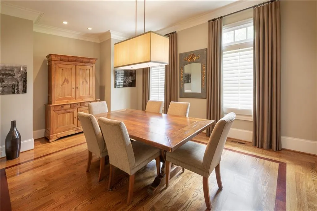 4641 Dudley Lane, Sandy Springs, Georgia 30327, 5 Bedrooms Bedrooms, ,4 BathroomsBathrooms,Residential,Sold,4641 Dudley Lane,7106830