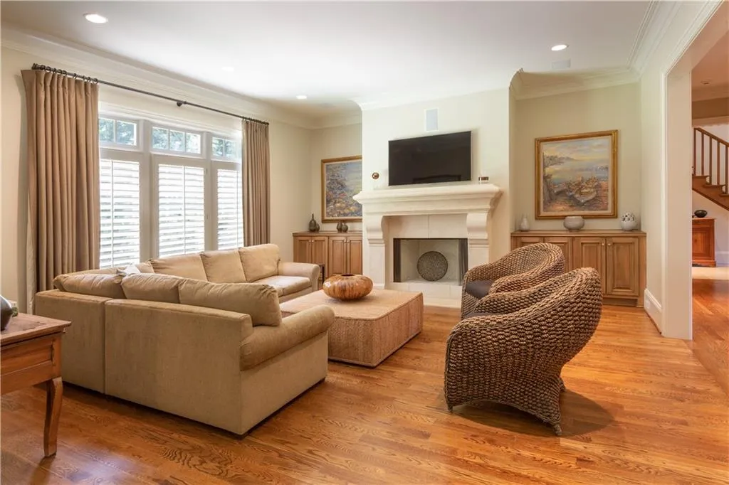 4641 Dudley Lane, Sandy Springs, Georgia 30327, 5 Bedrooms Bedrooms, ,4 BathroomsBathrooms,Residential,Sold,4641 Dudley Lane,7106830