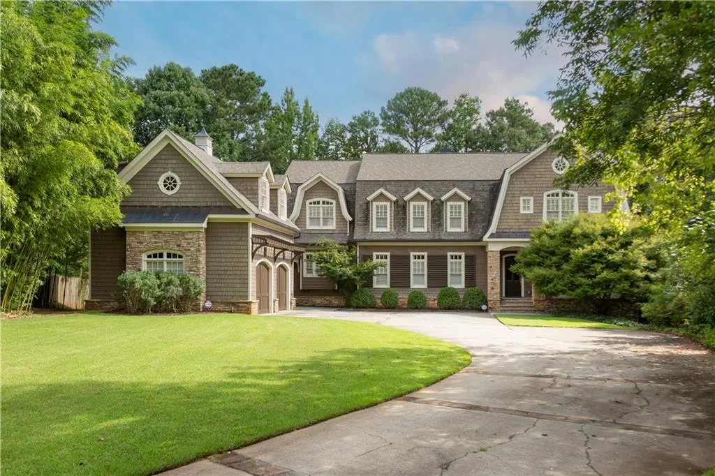 4641 Dudley Lane, Sandy Springs, Georgia 30327, 5 Bedrooms Bedrooms, ,4 BathroomsBathrooms,Residential,Sold,4641 Dudley Lane,7106830