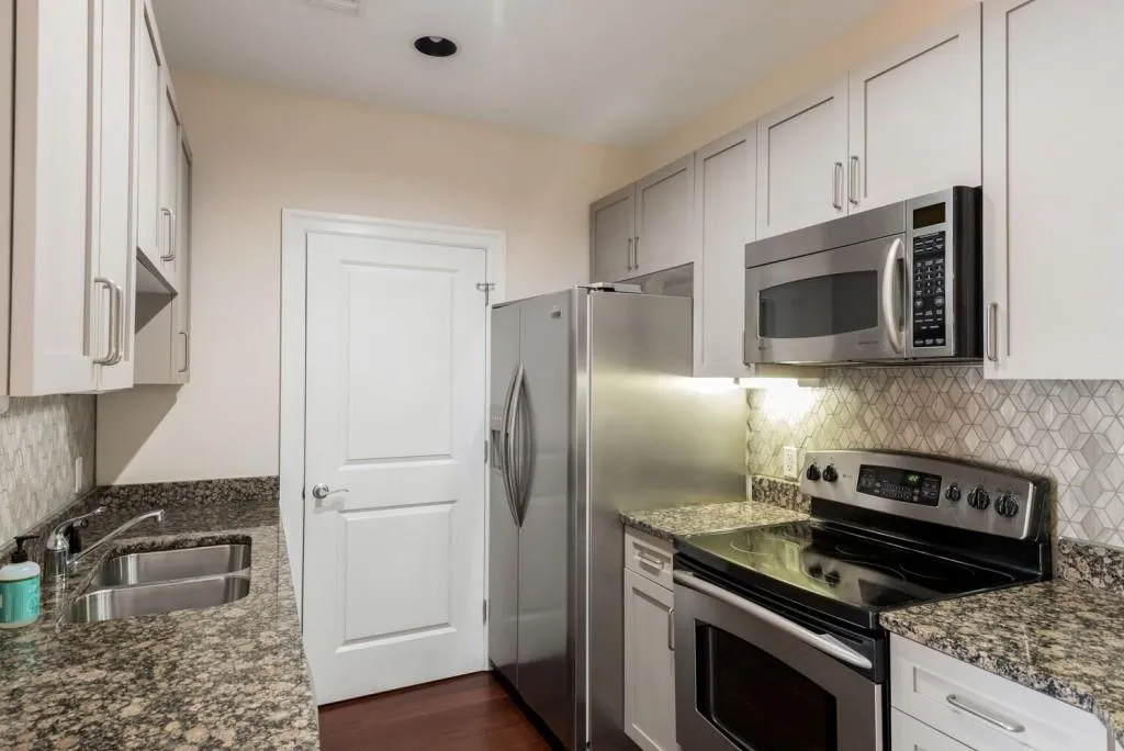 325 E Paces Ferry Road Ne Unit 1609, Atlanta, Georgia 30305, 1 Bedroom Bedrooms, ,1 BathroomBathrooms,Residential,Sold,325 E Paces Ferry Road Ne Unit 1609,6038290
